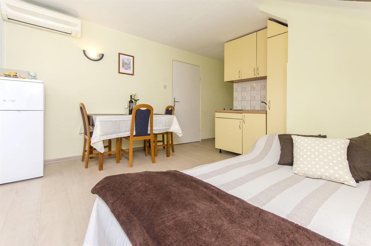 Apartments Toni Vodice Eksteriør billede