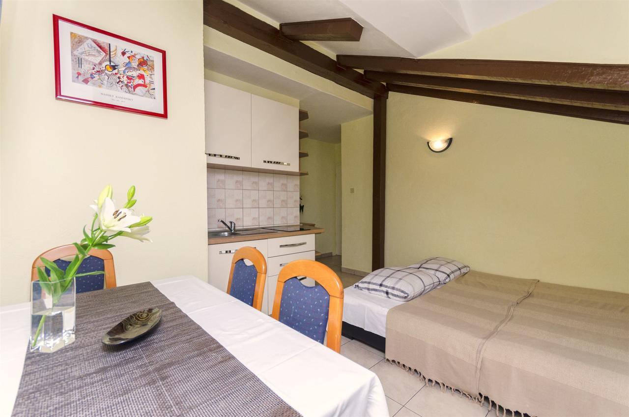 Apartments Toni Vodice Eksteriør billede
